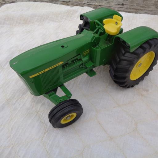 1/16 SCALE--ERTL--JD 5020 TOY TRACTOR (NO BOX) - Image #2