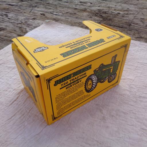 *TOY TRACTOR TIMES8---JD 720 SPECIAL EDITION - Image #3