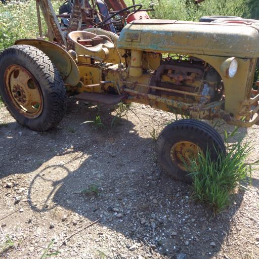 **RARE**--FORD 8N TUG TRACTOR (PROJECT) - Image #3